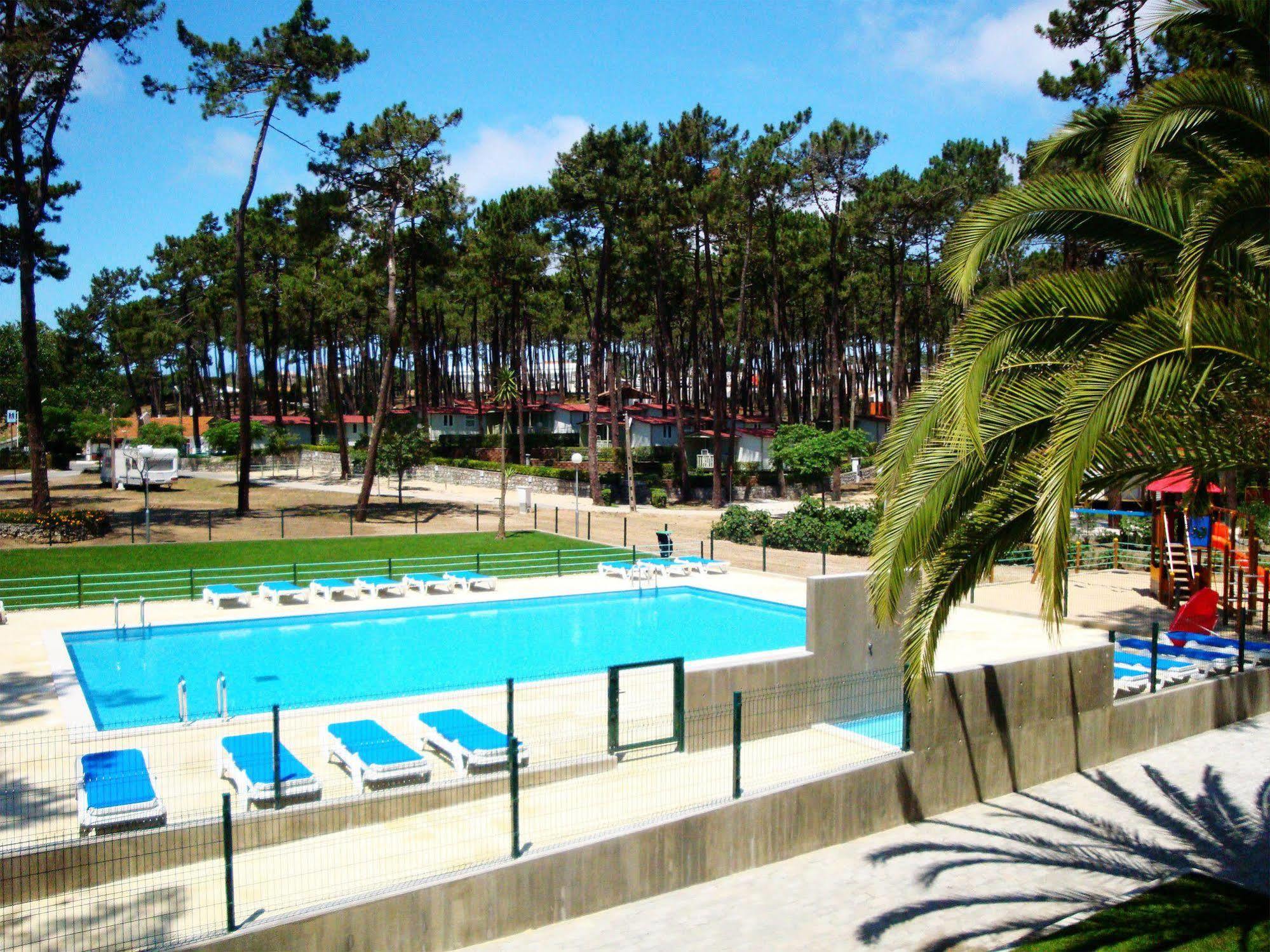 Orbitur Valado Bungalows Caravan Park Hotell Nazaré Exteriör bild